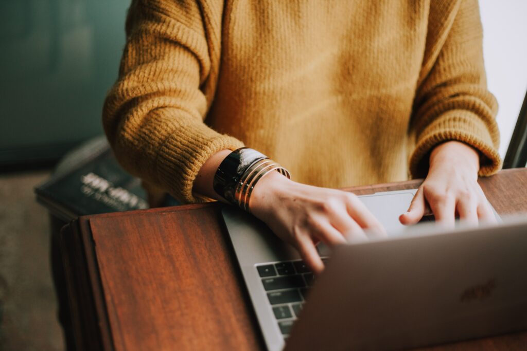 Get Support 2 christin hume Hcfwew744z4 unsplash